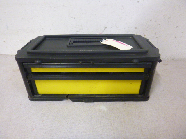 lot 29 image: Plastic Toolbox