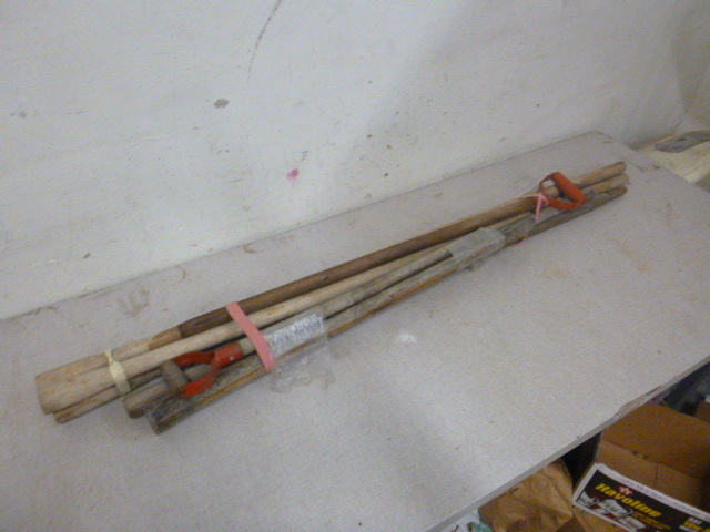 lot 34 image: Miscellaneous Yard Tools Handles