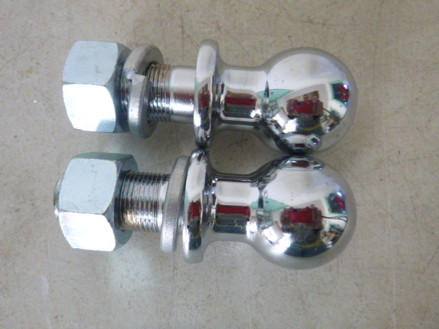 lot 25 image: 2 Balls