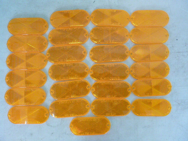lot 48 image: 25 Amber Reflectors