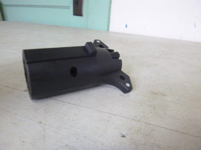 lot 64 image: 7 Pin to 4 Pin Conversion Plug