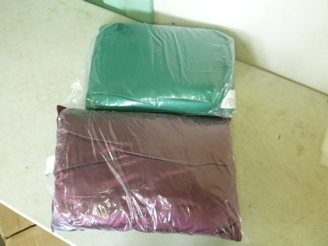 lot 84 image: 2 New Travel Pillows