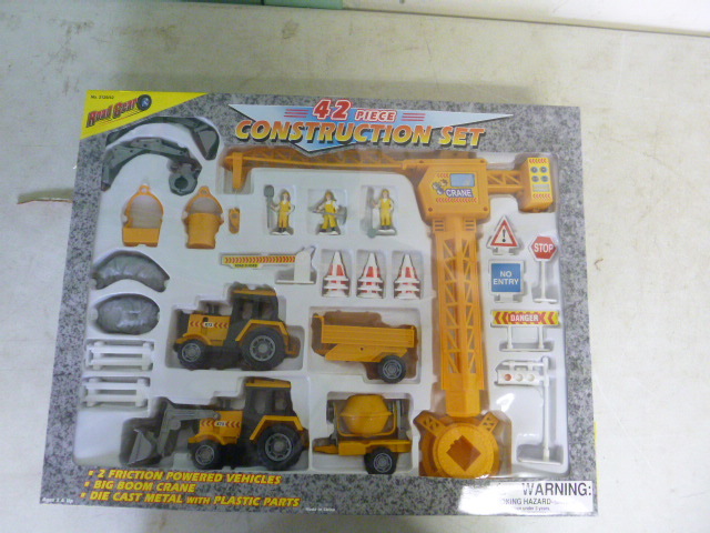 lot 117 image: Road Gear Construction Toy Set