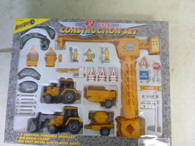 lot 121 image: Road Gear Construction Toy Set