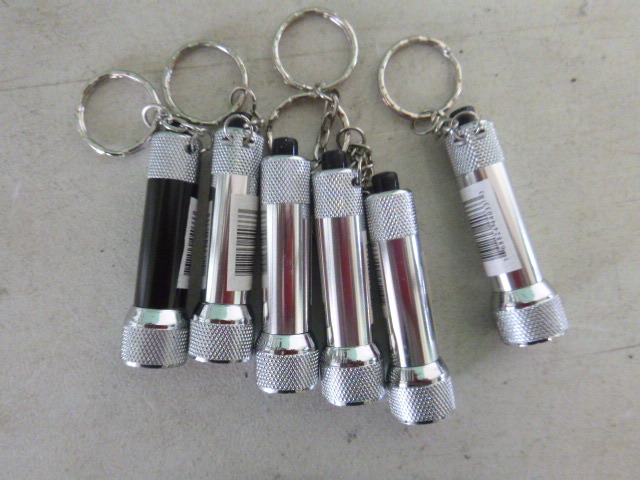 lot 139 image: 6 Key Chain Flashlights