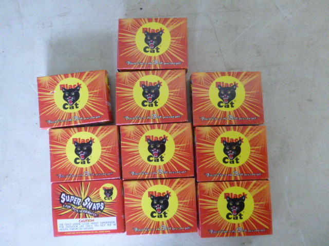 lot 157 image: 10 Boxes of Black Cat Super Snaps