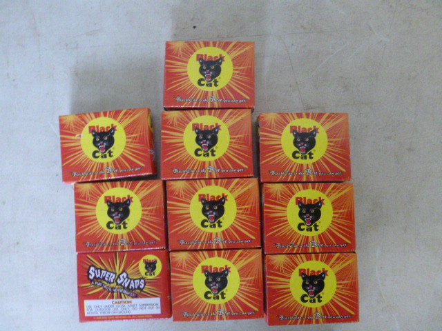 lot 158 image: 10 Boxes of Black Cat Super Snaps