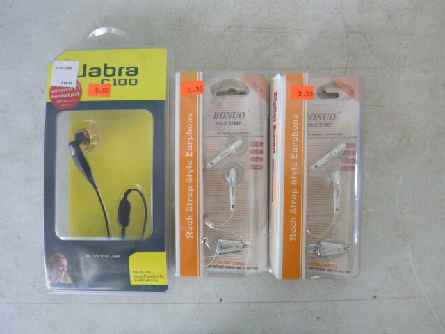 lot 239 image: 3 Earphones