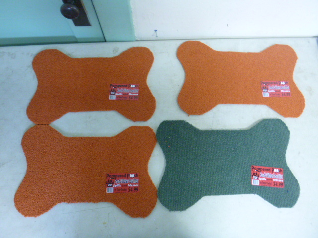 lot 278 image: 4 Pampered Pooch Food and Water Bowl Mats