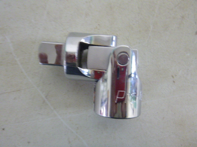 lot 303 image: Pro Guard Universal Joint