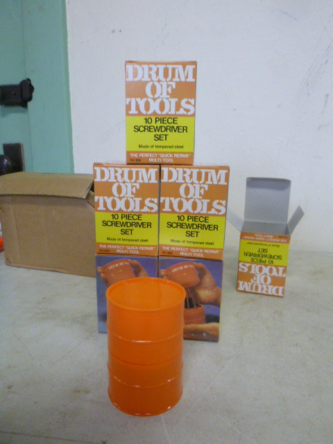 lot 319 image: 6 Drum of Tools Screwdriver Sets