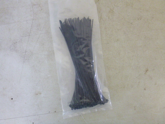 lot 337 image: 100 Cable Ties