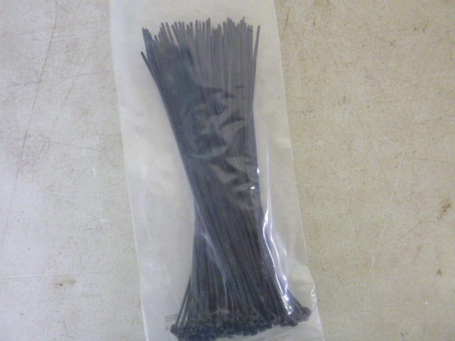 lot 339 image: 100 Cable Ties