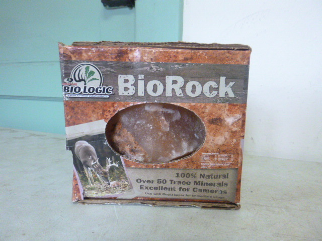 lot 372 image: Mossy Oak Bio Logic 100% Natural Mineral Rock Salt