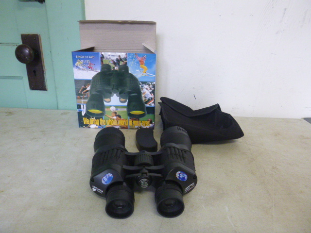 lot 375 image: Dreaker Cobra Binoculars