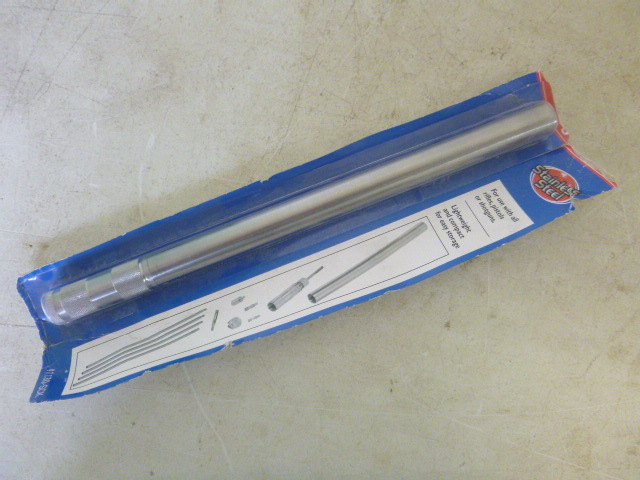 lot 379 image: Stainless Steel Gun Cleaner Kit