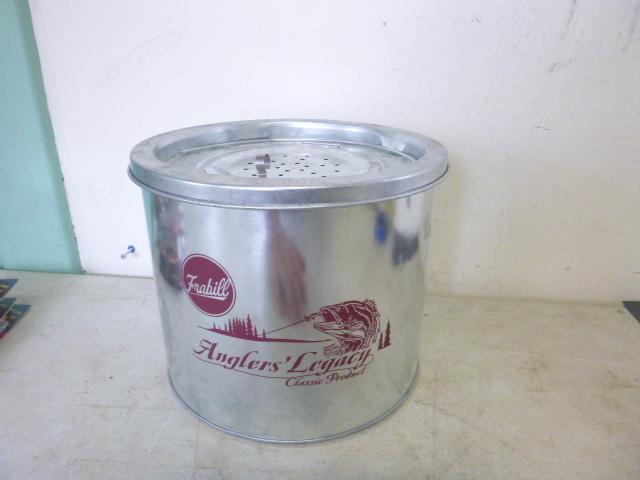 lot 388 image: Frabill Anglers Legacy Bait Bucket