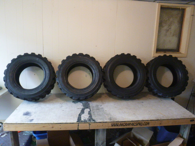 lot 1 image: 4 NEW Allied RBT Skid Loader Tires