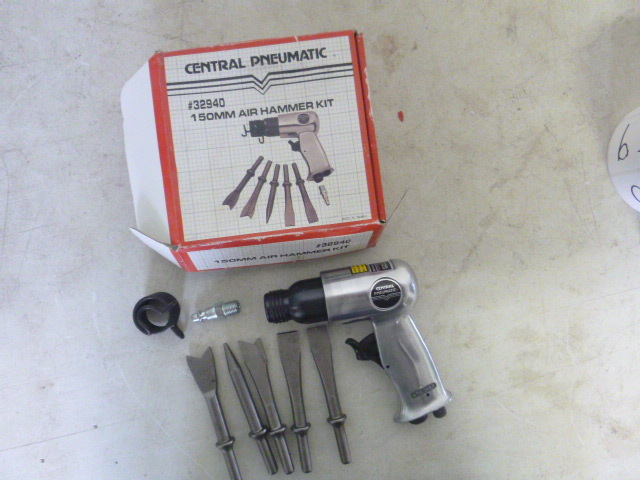 lot 454 image: Central Pneumatic 150mm Air Hammer Kit