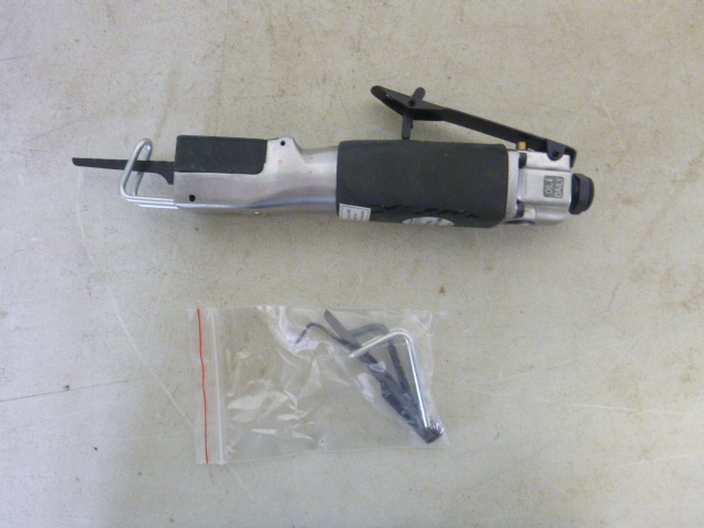 lot 458 image: Central Pneumatic Air Body Saw