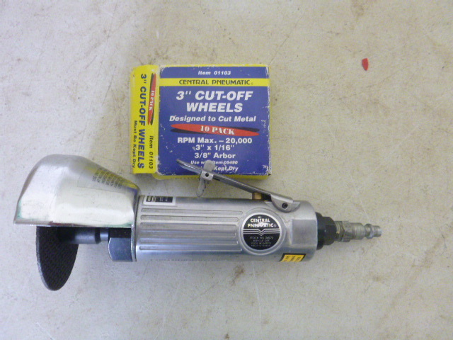 lot 459 image: Central Pneumatic Air Cut-Off