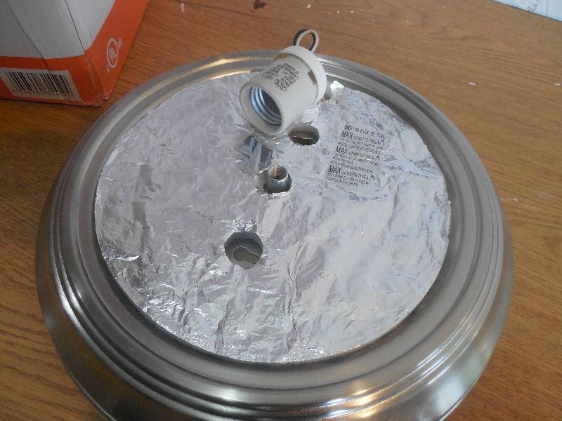 lot 15 image: (2) LIGHT FIXTURES