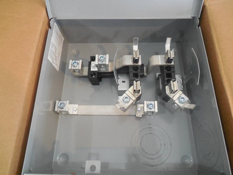 lot 43 image: Siemens 200 Amp Ringless Underground Fed Meter Socket