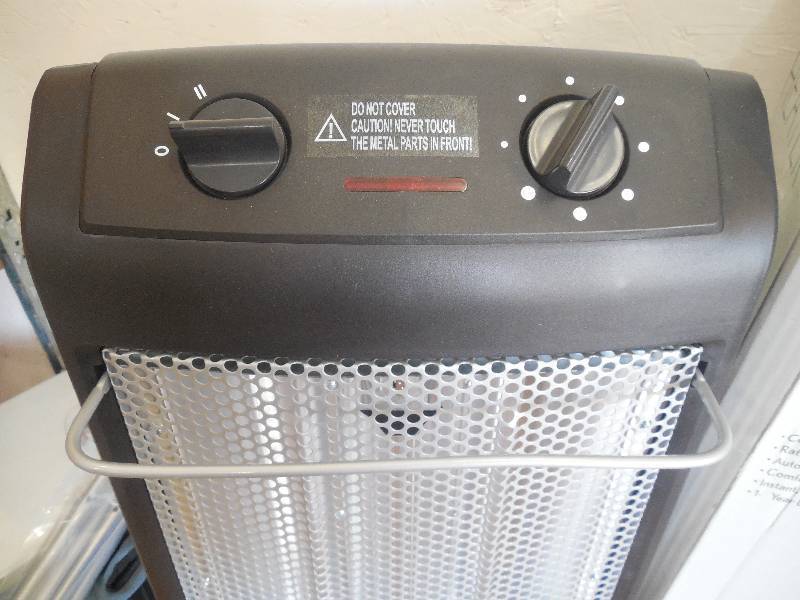 lot 91 image: 1500-Watt 2-Element Infrared Electric Portable Heater