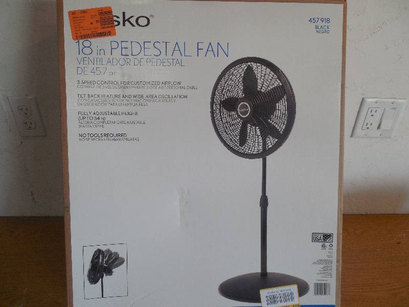 lot 28 image: Lasko Cyclone 18 in. Adjustable Pedestal Fan
