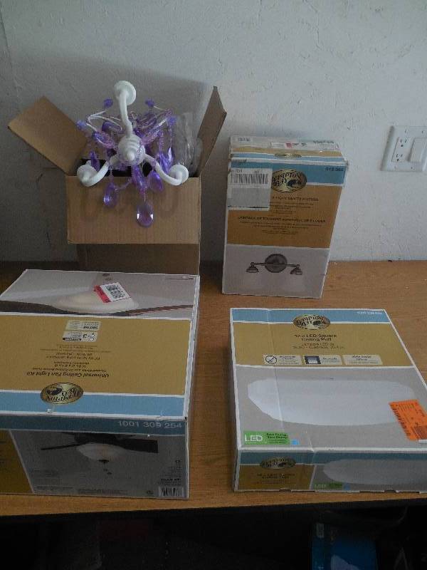 lot 84 image: (4) LIGHT FIXTURES