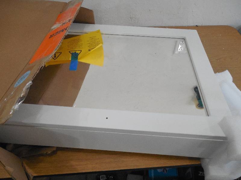 lot 94 image: Glacier Bay Del Mar 20 in. W Medicine Cabinet in White