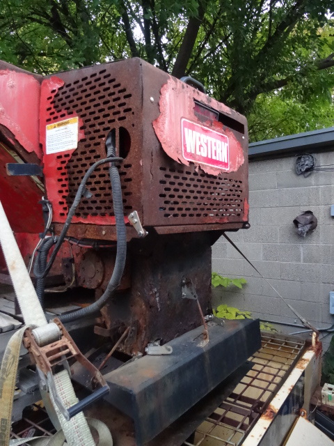 lot 2 image: western ice breaker salt sander