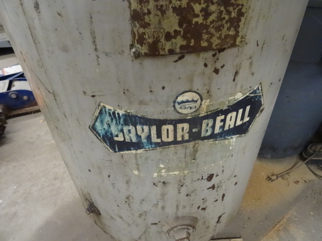 lot 6 image: Saylor Beall air compressor