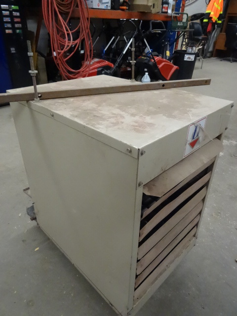 lot 7 image: Natural gas unit heater