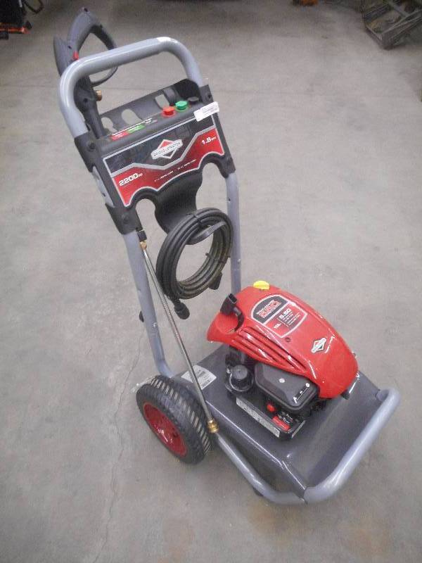 New Briggs & Stratton 2200PSI Press...