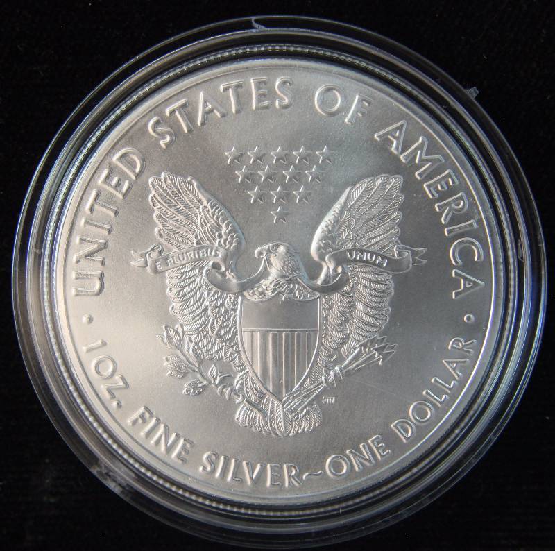 2016 AMERICAN SILVER EAGLE 1 TROY OZ. .999 FINE SILVER DOLLAR IN AIRTITE CAPSULE