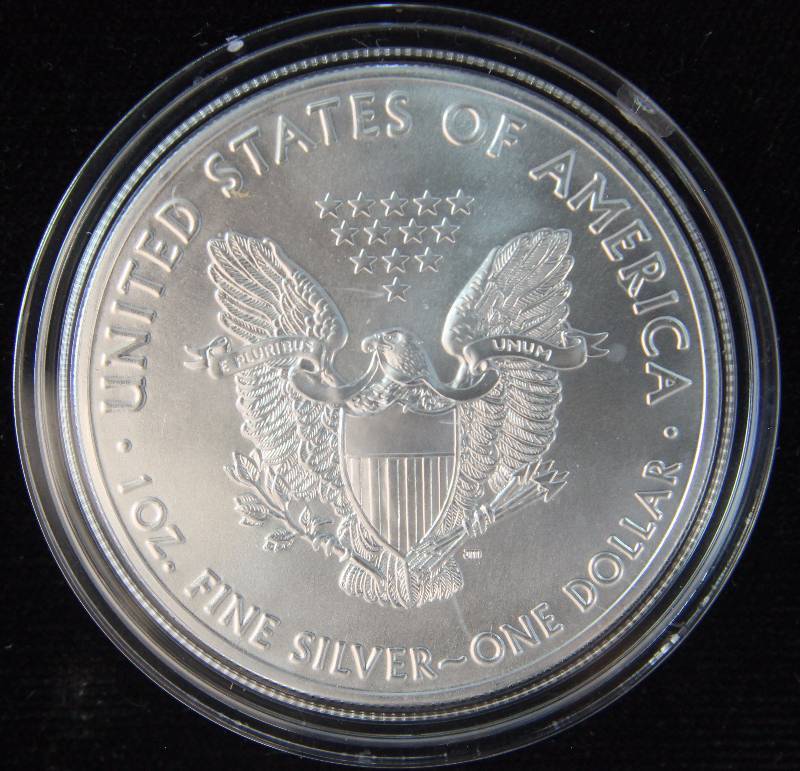 2016 AMERICAN SILVER EAGLE 1 TROY OZ. .999 FINE SILVER DOLLAR IN AIRTITE CAPSULE