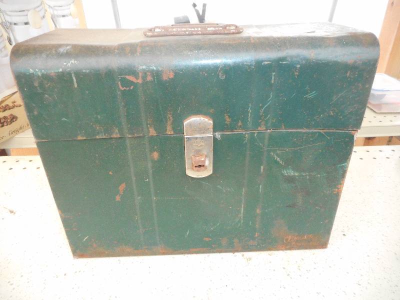 VINTAGE METAL FILE BOX