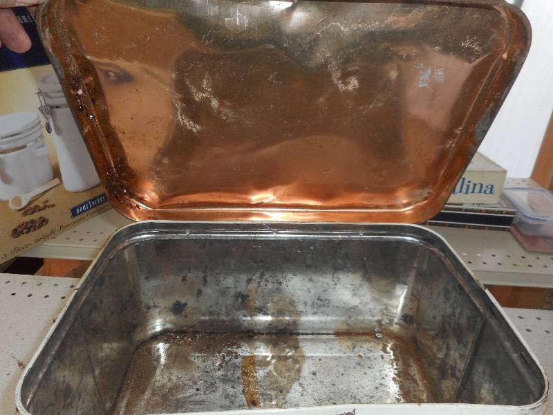 ANTIQUE METAL BREAD BOX