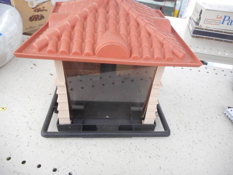 BIRD FEEDER