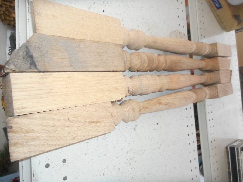 4 WOODEN DOWLES