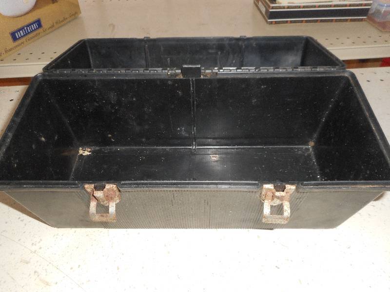 VINTAGE PLASTIC  LUNCH PAIL