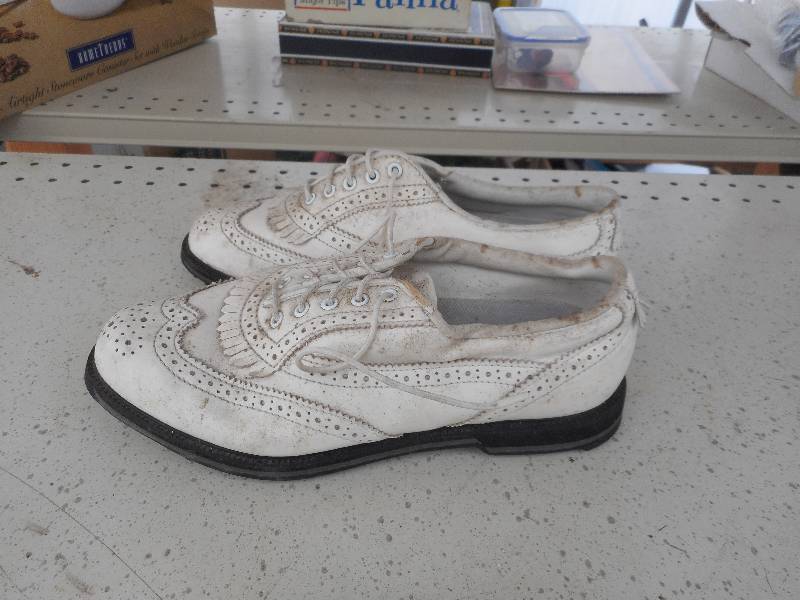 VINTAGE SPIKE SHOES