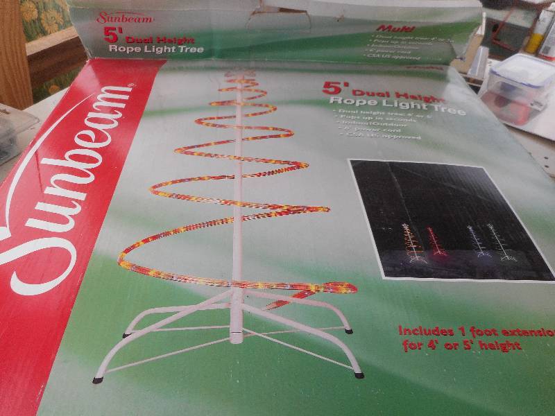 5 FOOT LIGHTED TREE