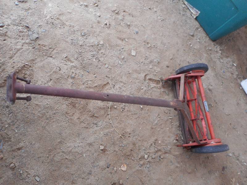 ANTIQUE CRAFTSMAN PUSH MOWER
