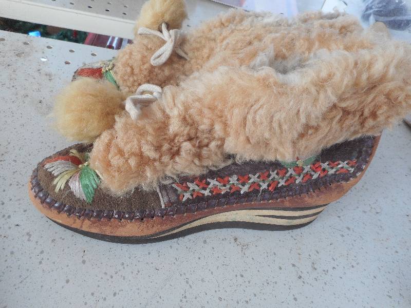 INDIAN SHOES