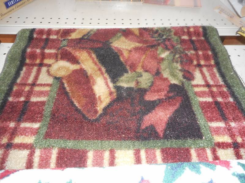 2 HOLIDAY RUGS
