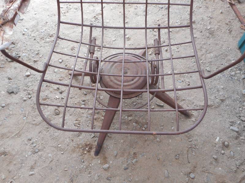 ANTIQUE CAST IRON CHAIR FRAME