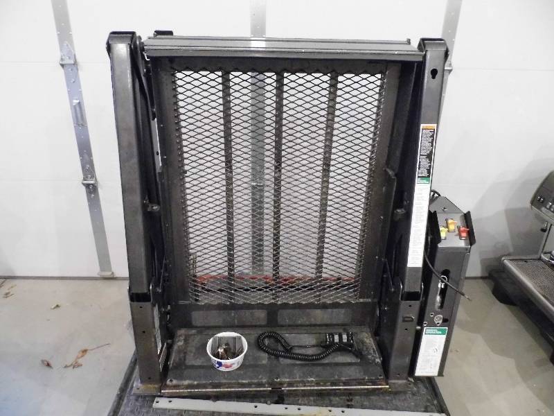 lot 1 image: Van Wheel Chair Lift