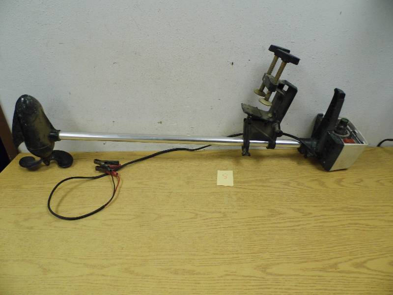 lot 8 image: GameFisher Electronic Trolling Motor